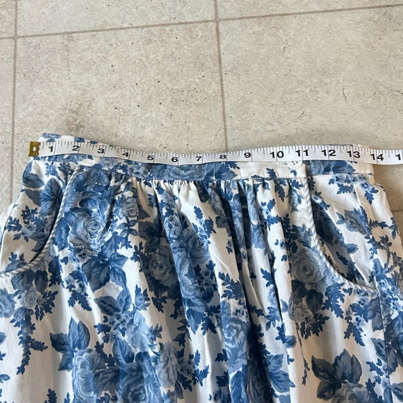 Vintage Lucia Blue and White Pleated Midi Skirt for Casual Wear - Picture 5 of 5